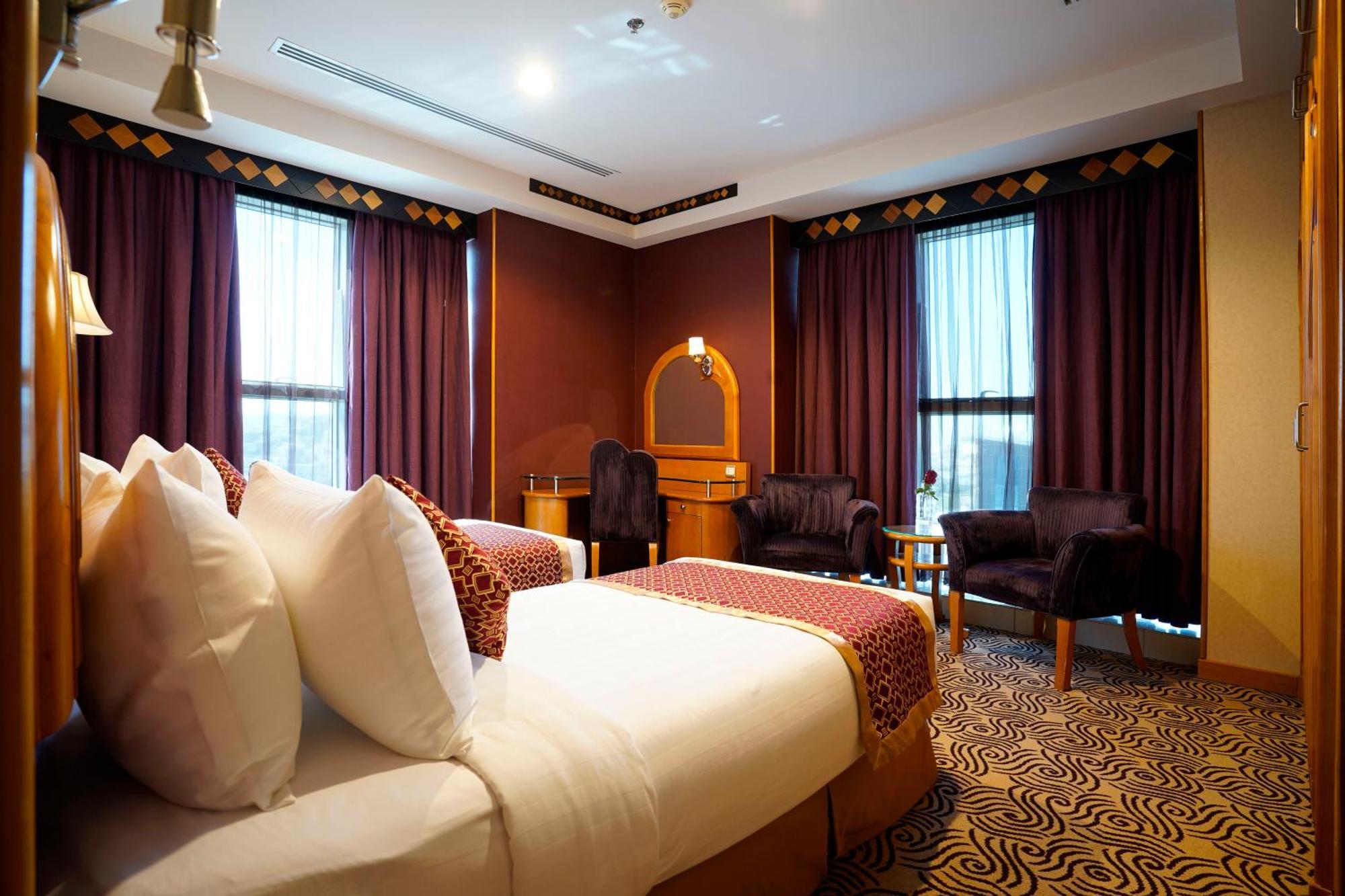 Awaliv International Hotel Ta'if Zimmer foto A room at the hotel
