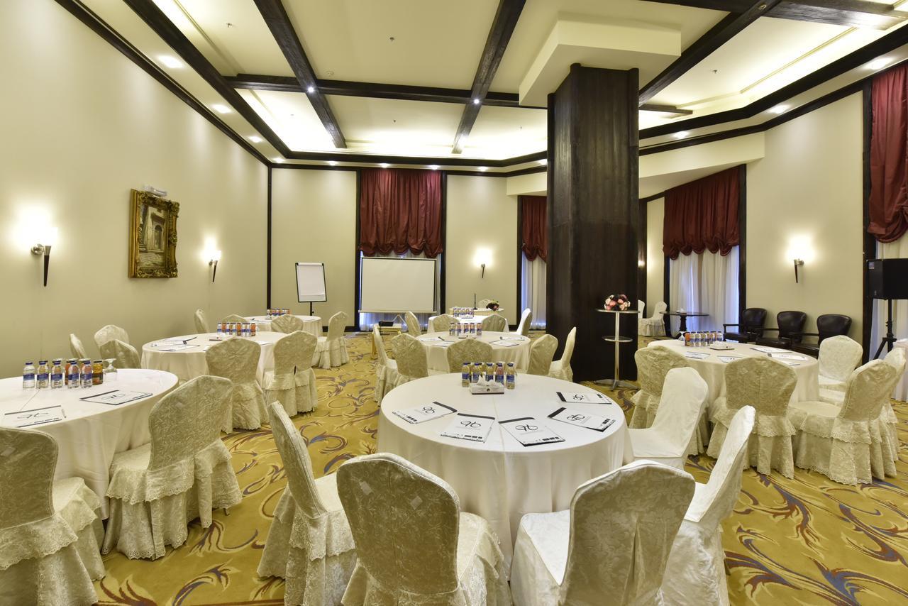 Awaliv International Hotel Ta'if Exterior foto Meeting room